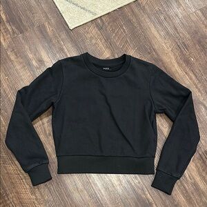 Aritzia Talula Black‎ Cropped Crewneck Sweatshirt